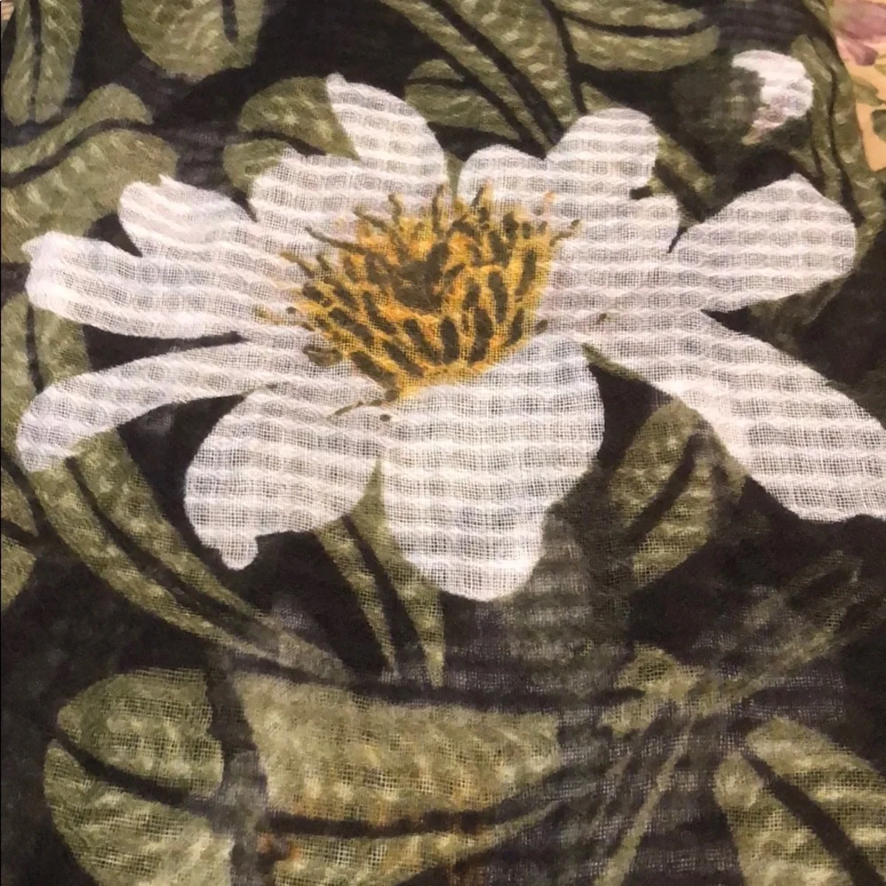 Sunflower green white and yellow Scarf NWOT Beautiful very soft Host Pick